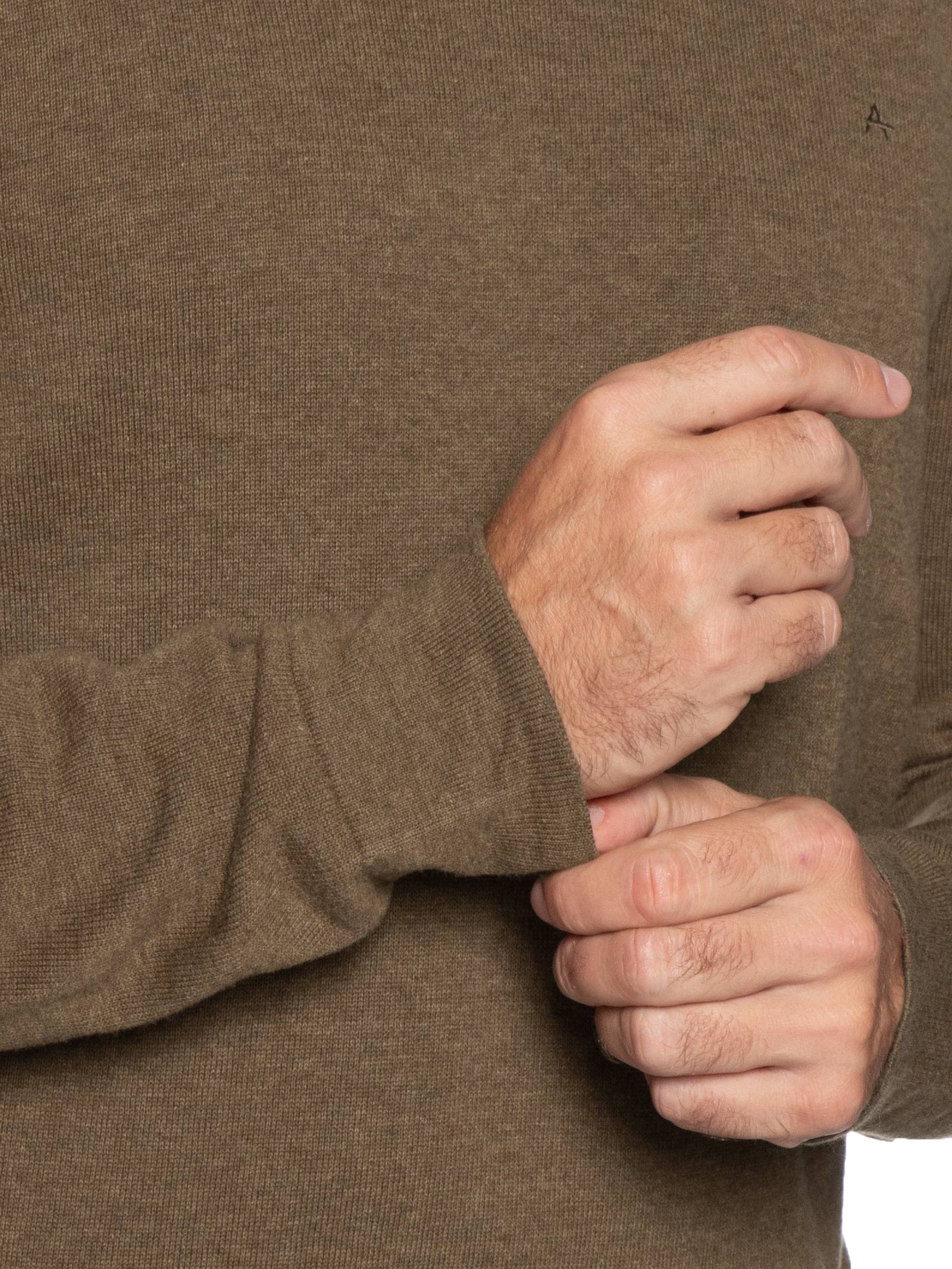 Suéter Masculino Básico Gola Careca Em Tricot Marrom Aramis