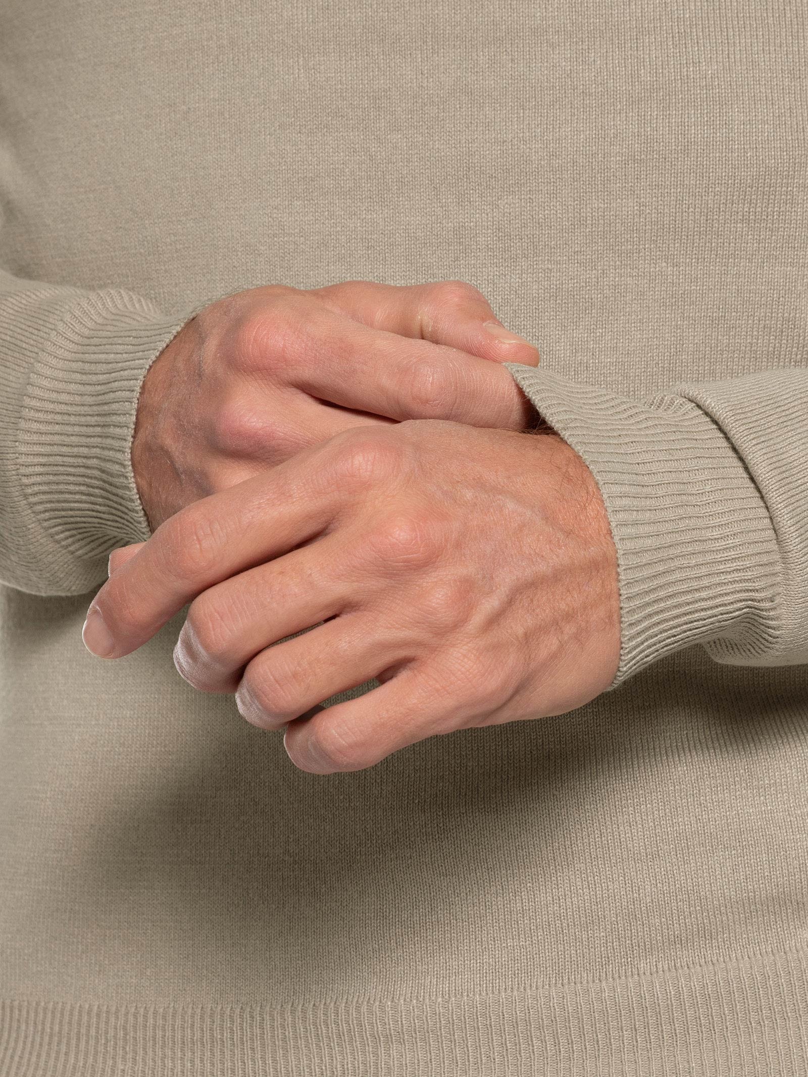 Suéter Masculino Gola V Color Básico Bege Basiq Men