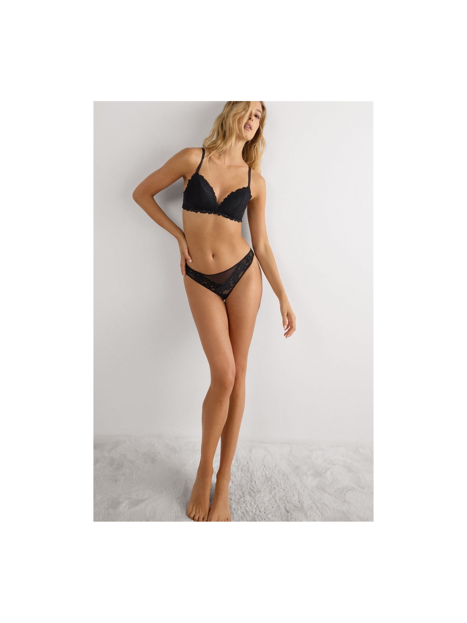 Sutiã Triângulo Tiziana Pretty Flowers Preto Intimissimi