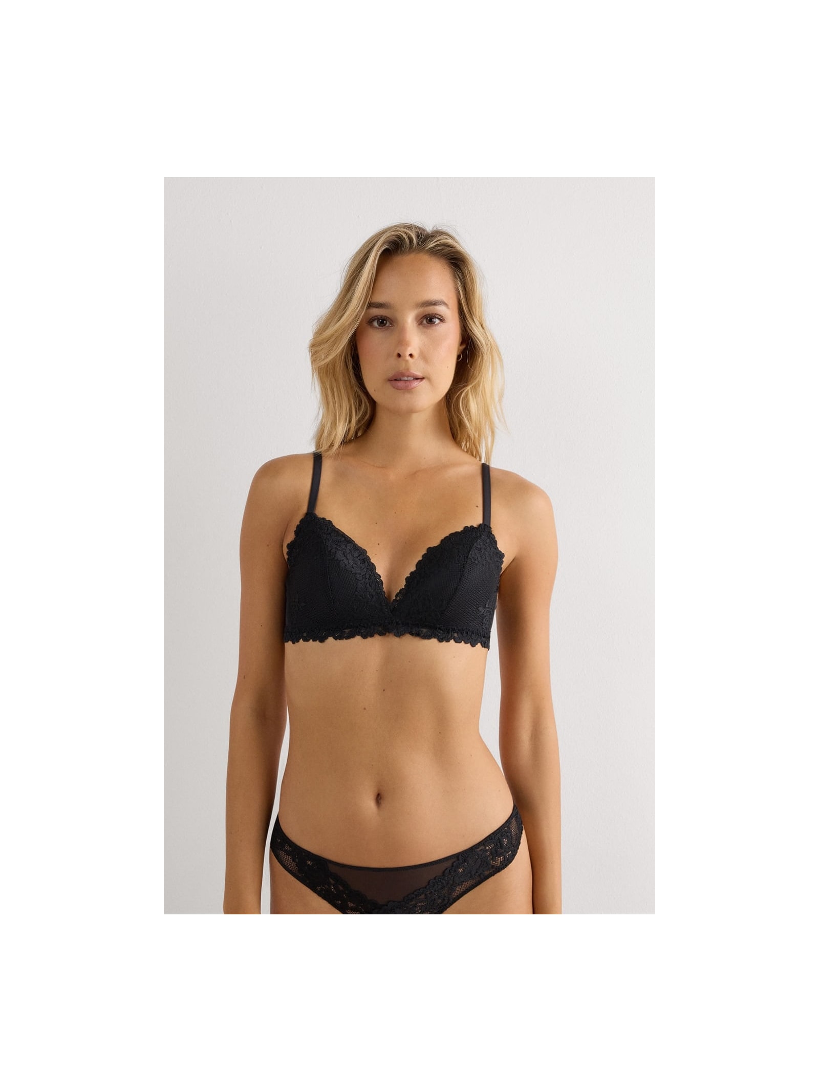 Sutiã Triângulo Tiziana Pretty Flowers Preto Intimissimi