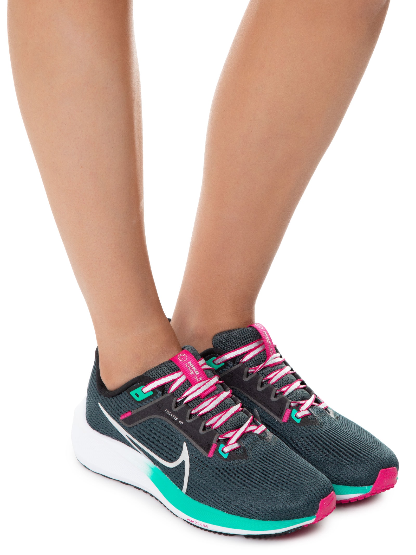 Tênis Feminino Air Zoom Pegasus 40 - Nike - Verde