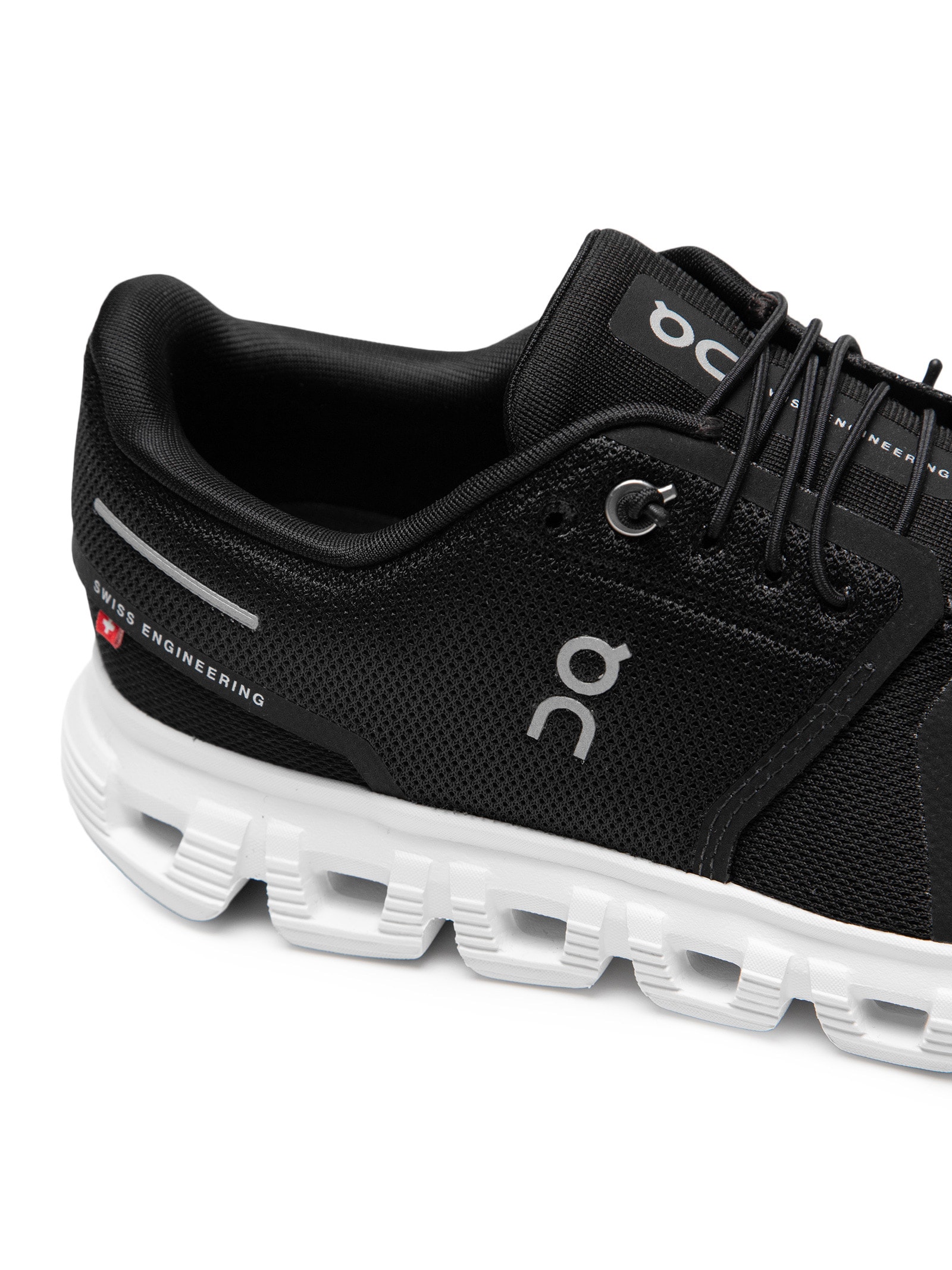 Tênis Feminino Cloud 6 Preto e Branco On Running