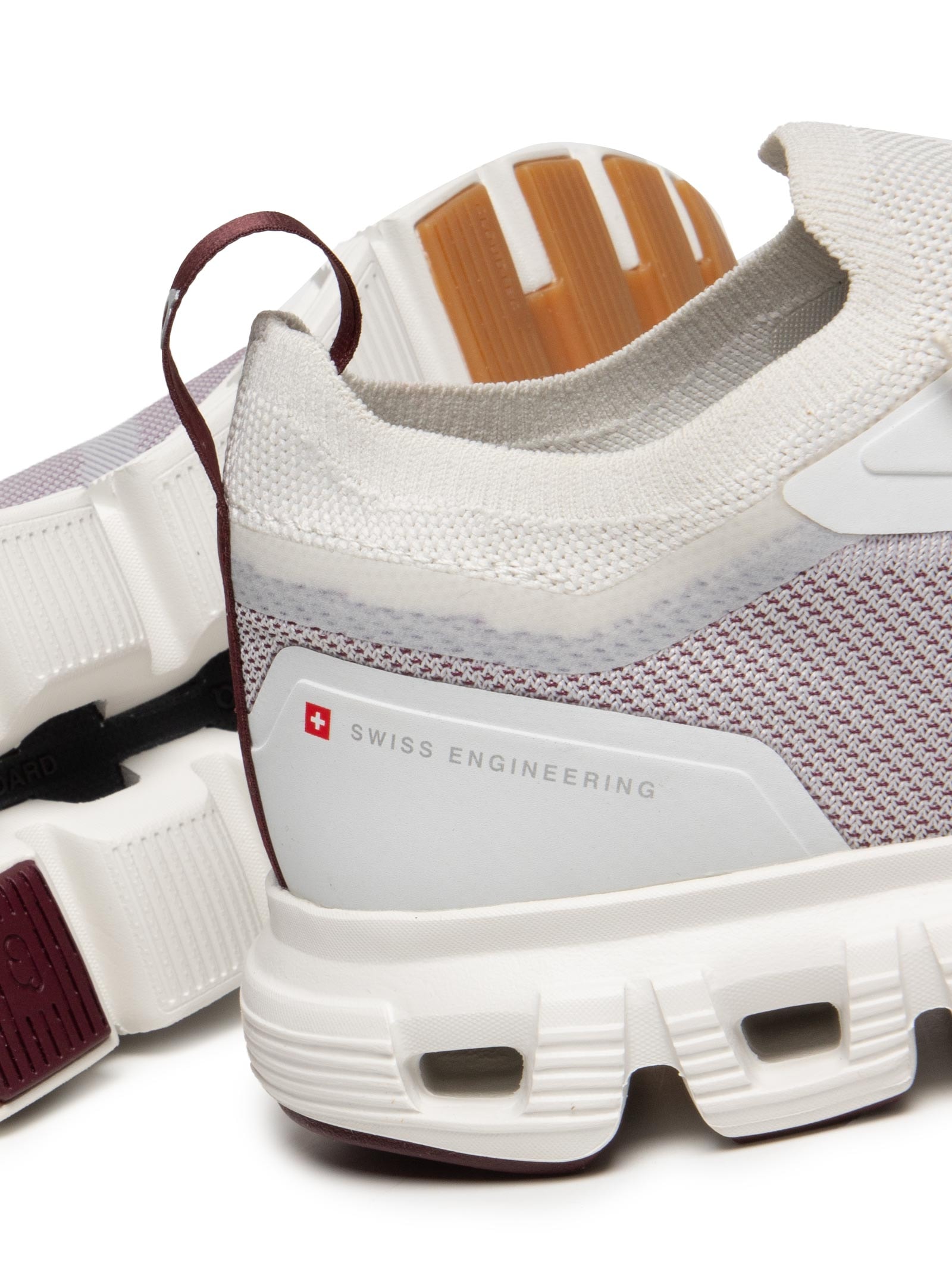 Tênis Feminino Cloud 6 Versa Marrom On Running