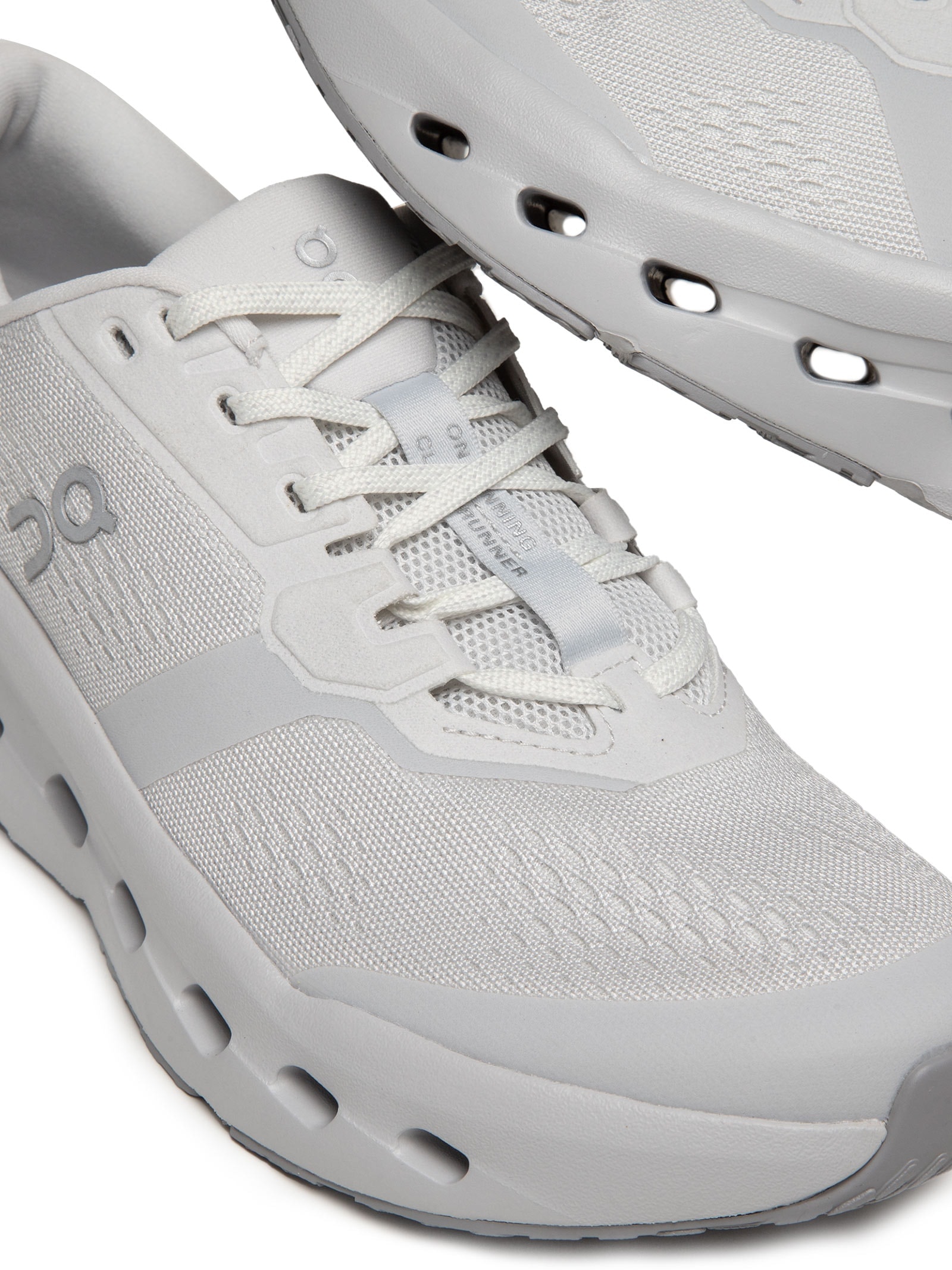 Tênis Feminino Cloudrunner 3 W Branco On Running