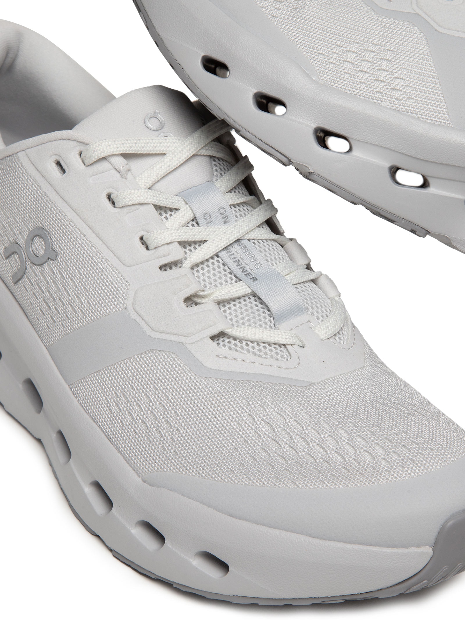 Tênis Feminino Cloudrunner 3 W Branco On Running