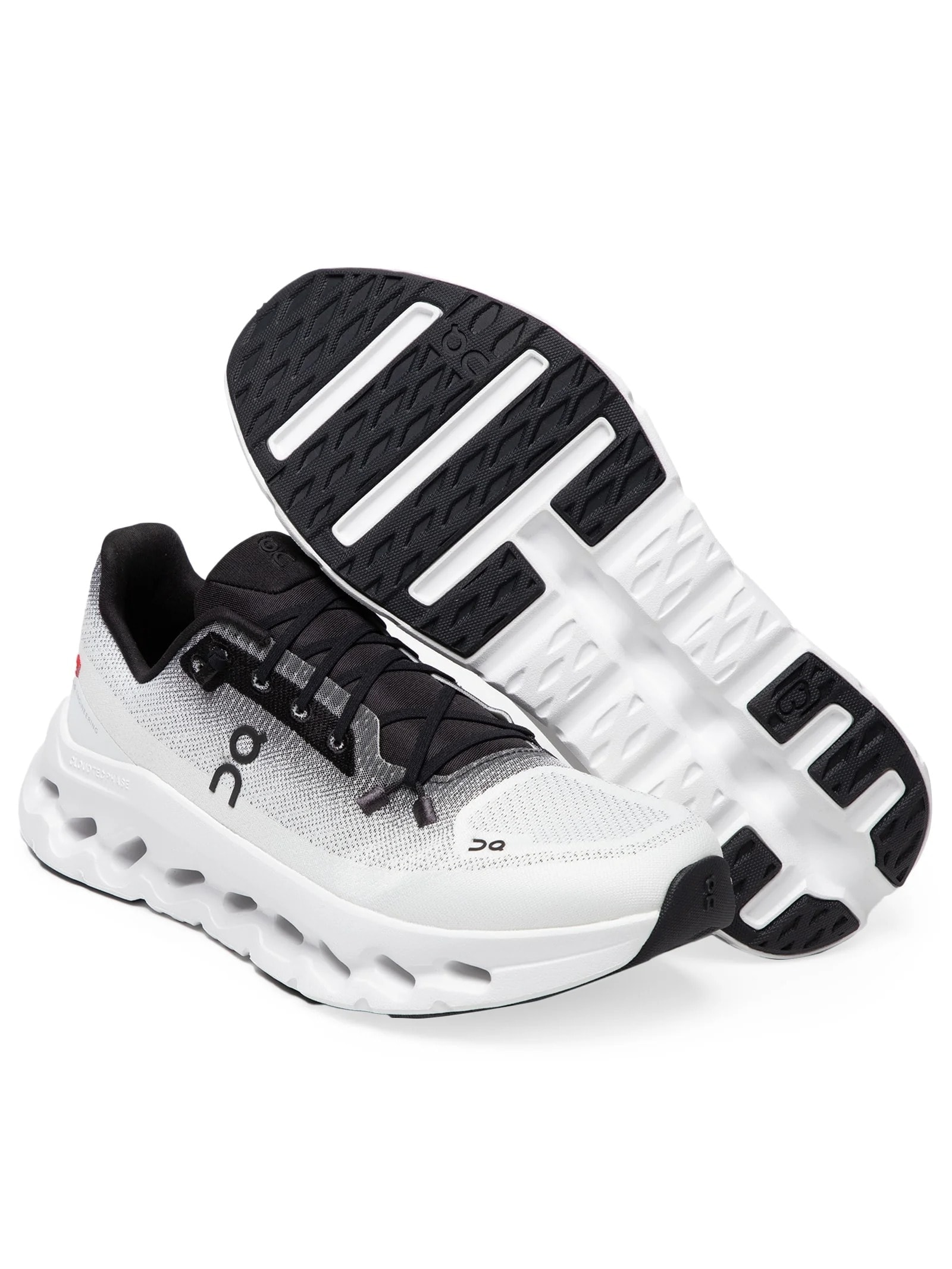 Tênis Feminino Cloudtilt Preto e Branco On Running