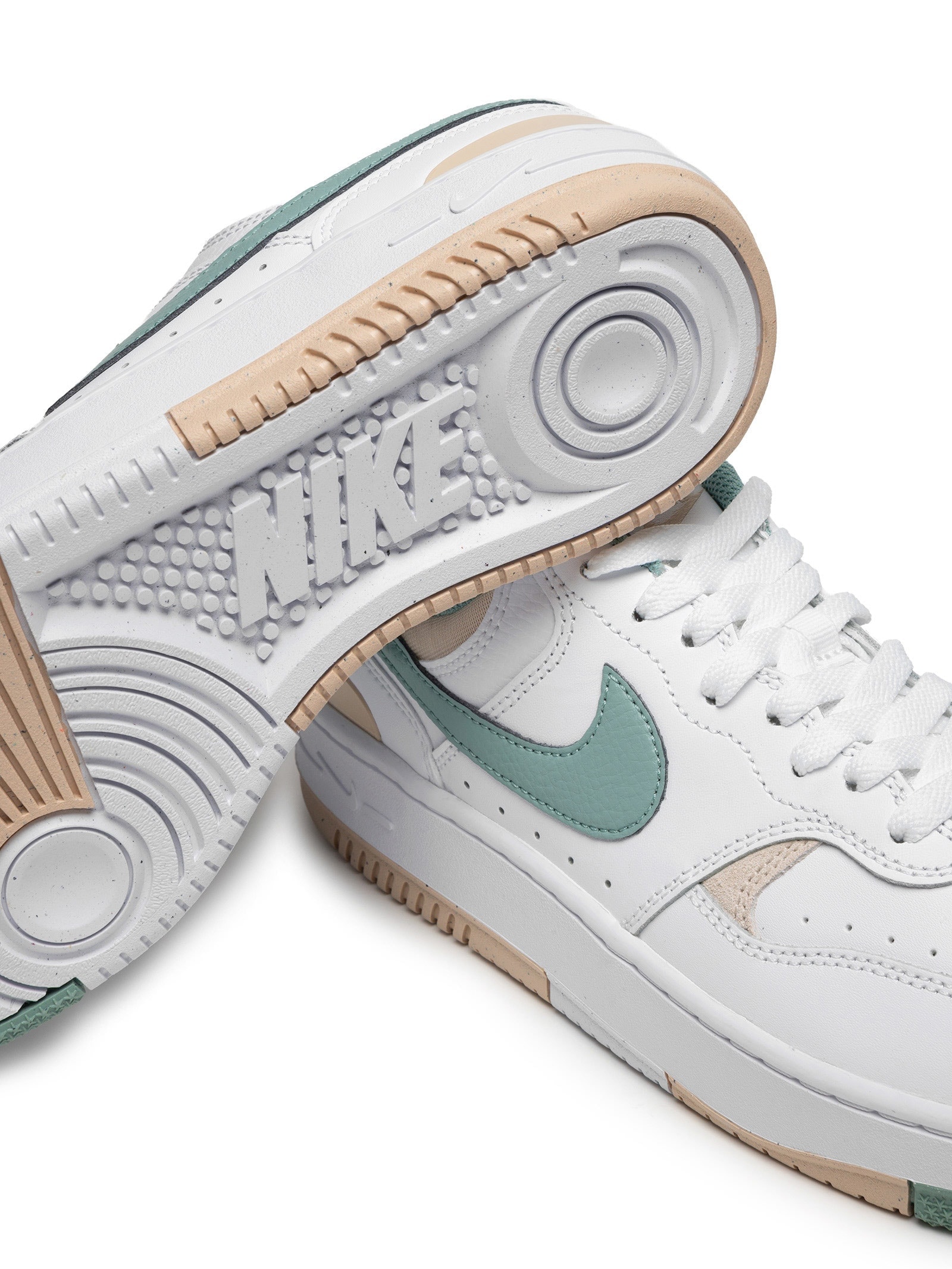 Tênis Feminino Gamma Force Branco Nike