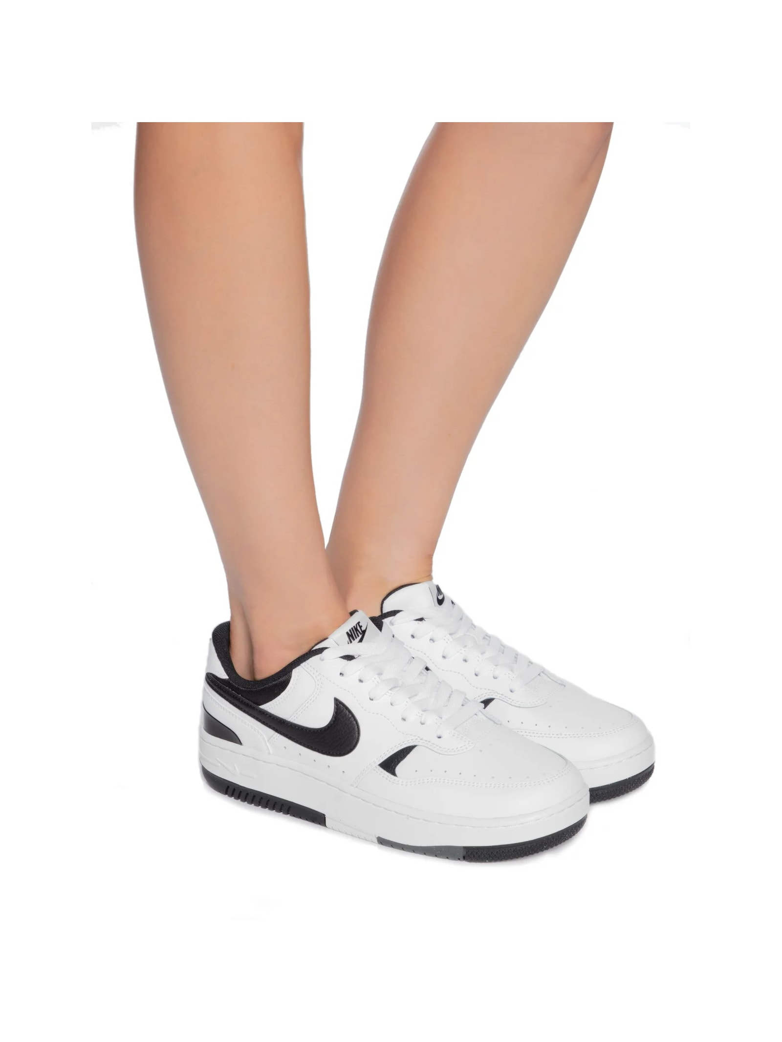 Tênis Feminino Gamma Force Preto Nike