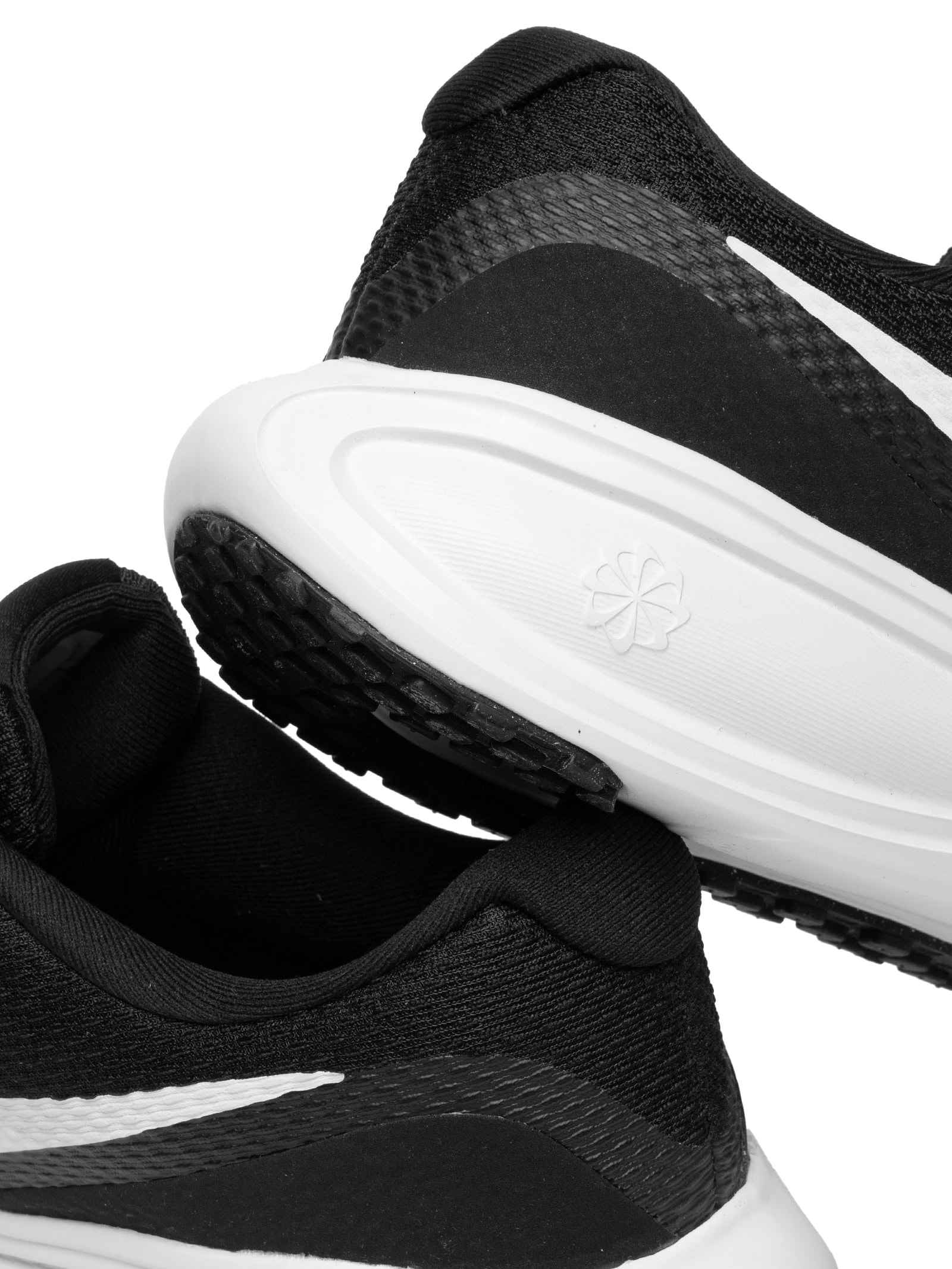 Tênis Feminino Revolution 8 Preto Nike