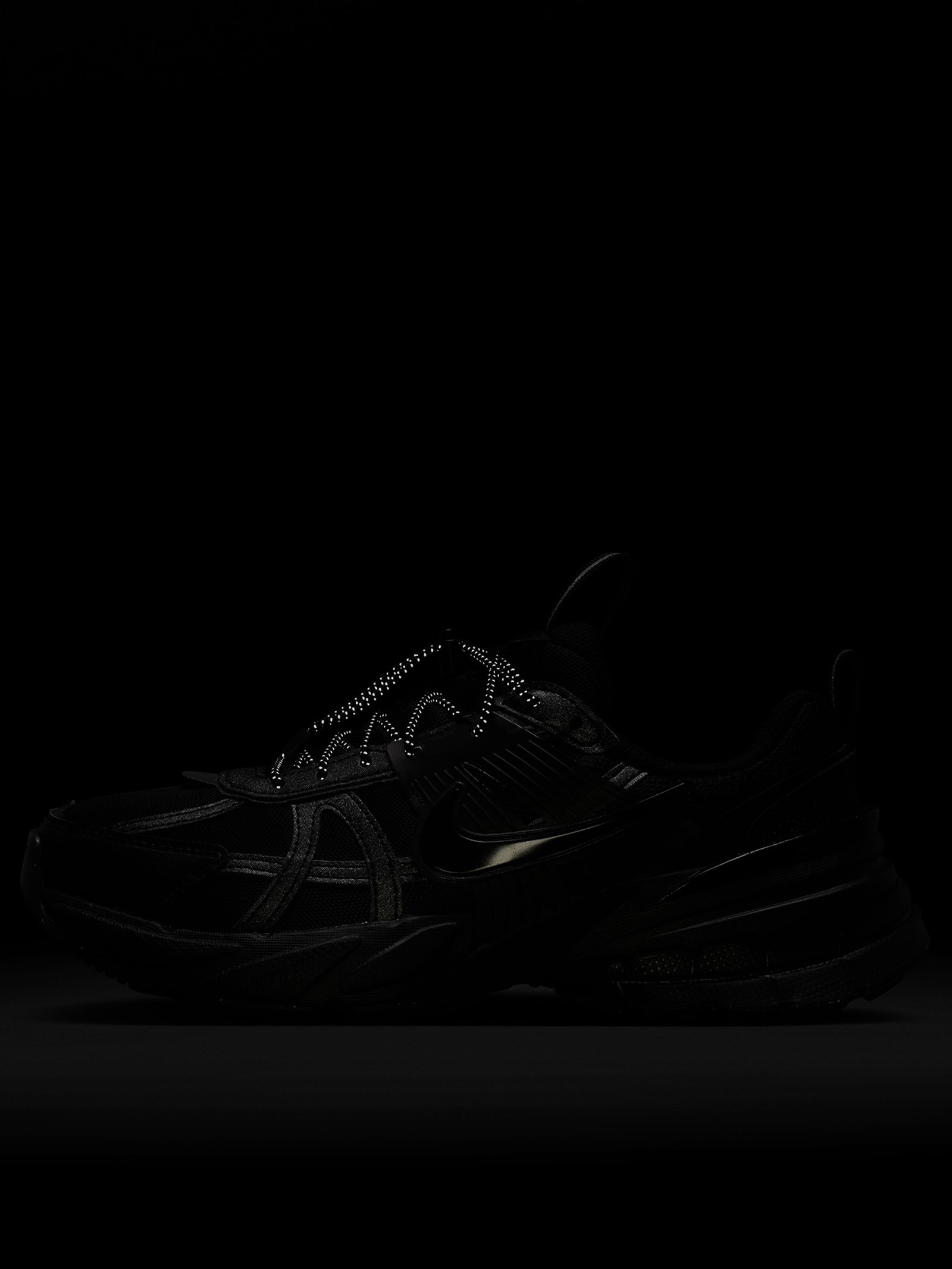 Tênis Feminino V2K Run Preto Nike