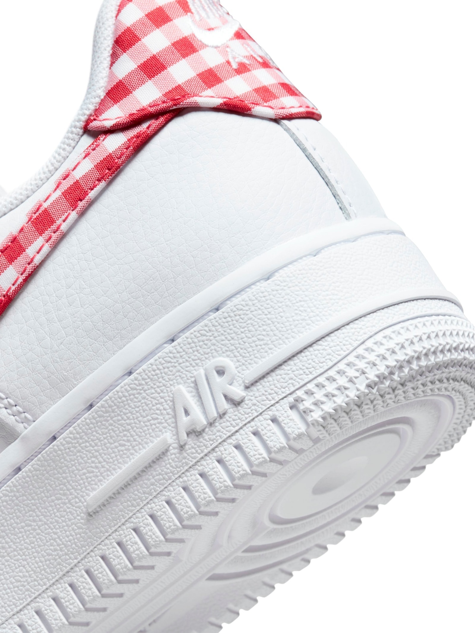 Tênis Feminino WMNS Air Force 1 '07 ESS Trend Branco Nike
