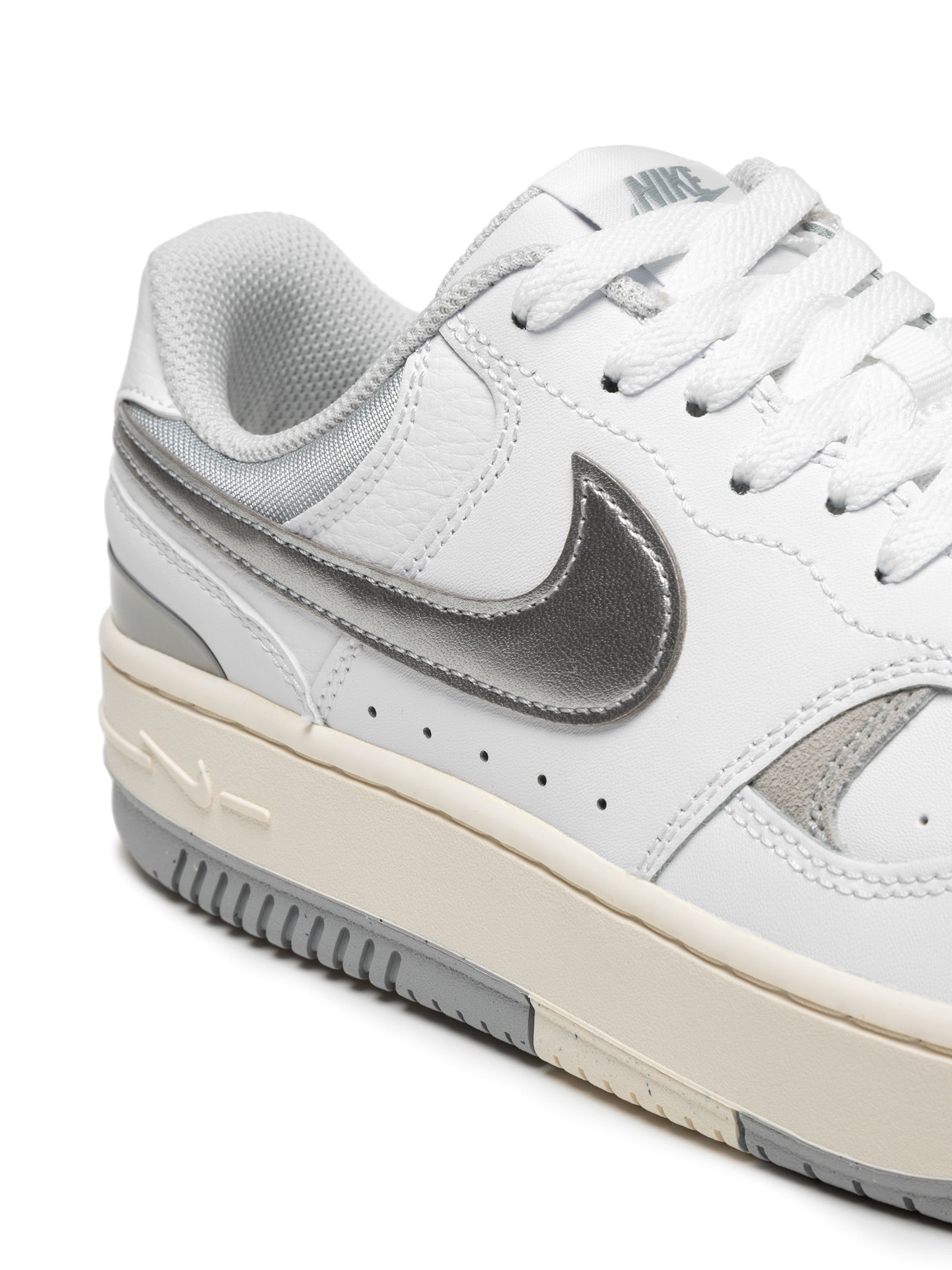 Tênis Feminino WMNS Gamma Force Branco Nike
