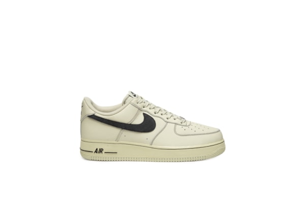 Tênis Masculino Air Force 1’07 LV8 – Marrom