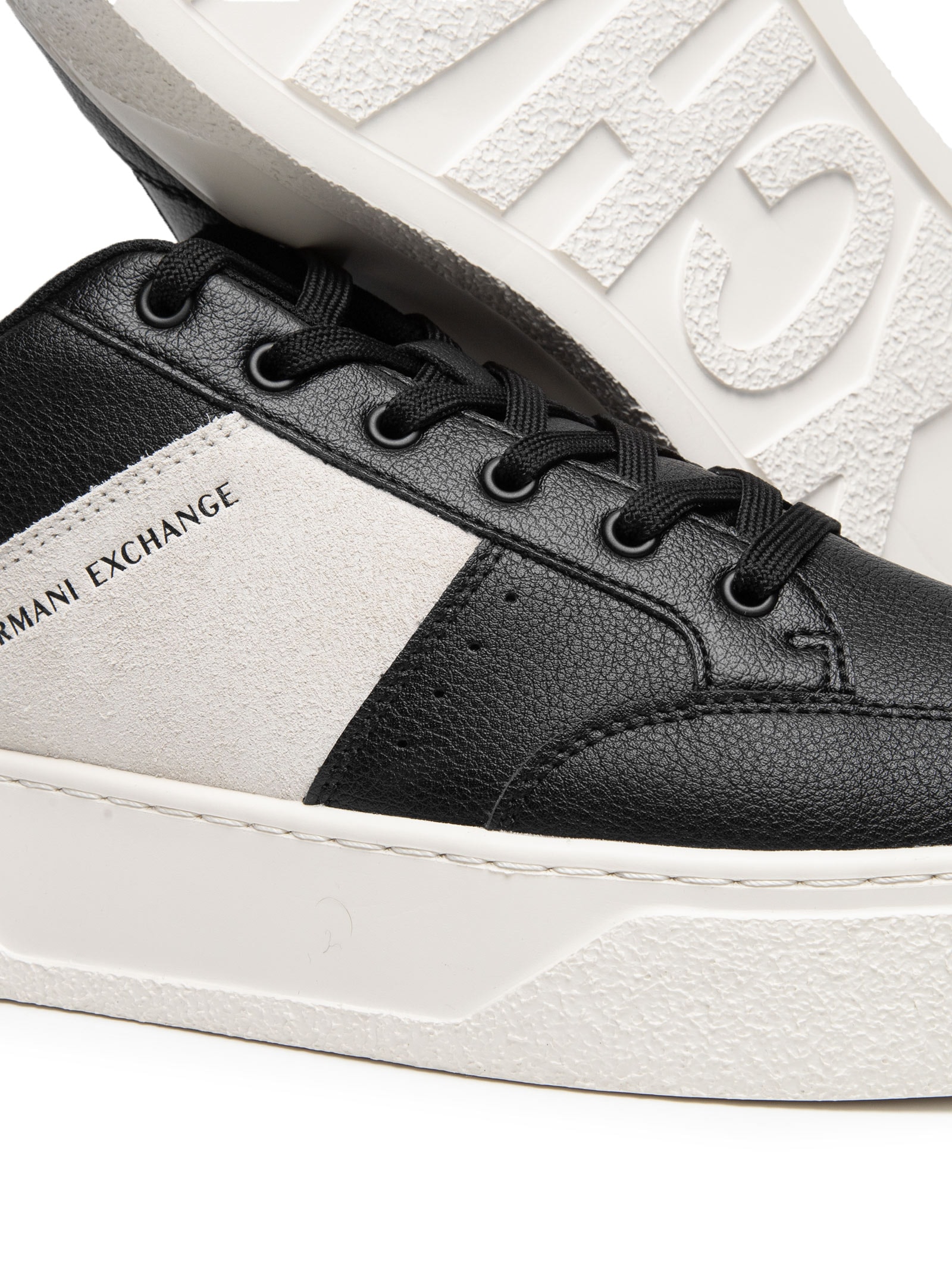 Tênis Masculino Lion Mini Tumbled – Preto Armani Exchange