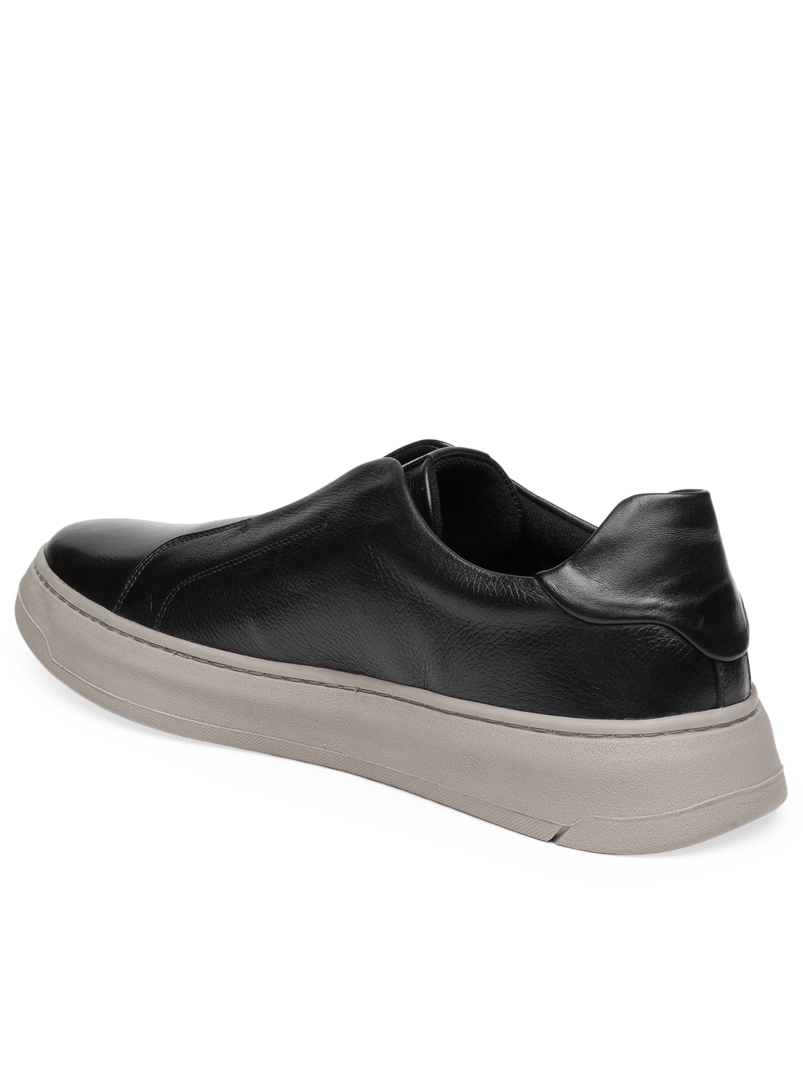 Tênis Masculino Slip On em Couro Preto Basiq Men