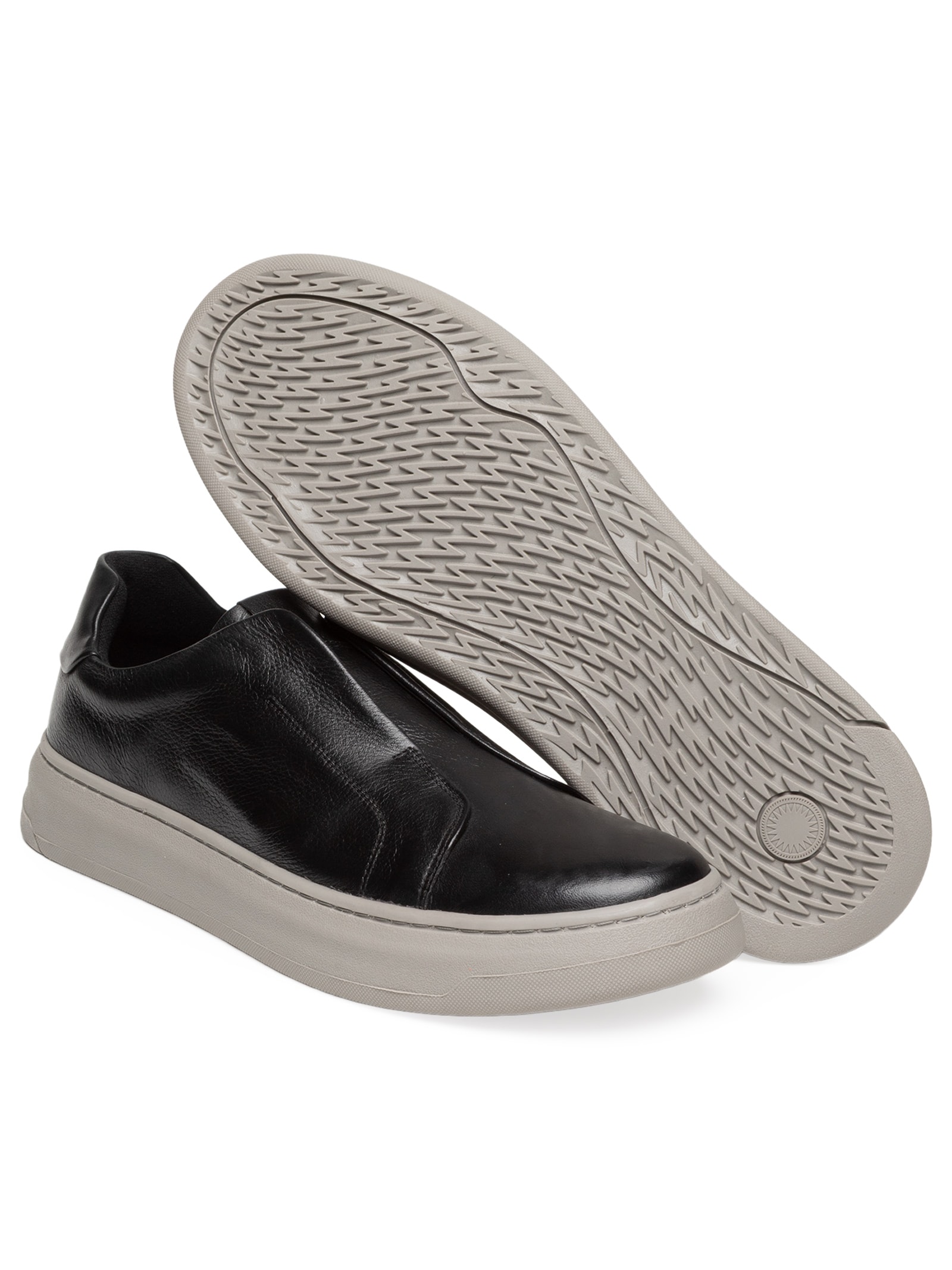 Tênis Masculino Slip On em Couro Preto Basiq Men