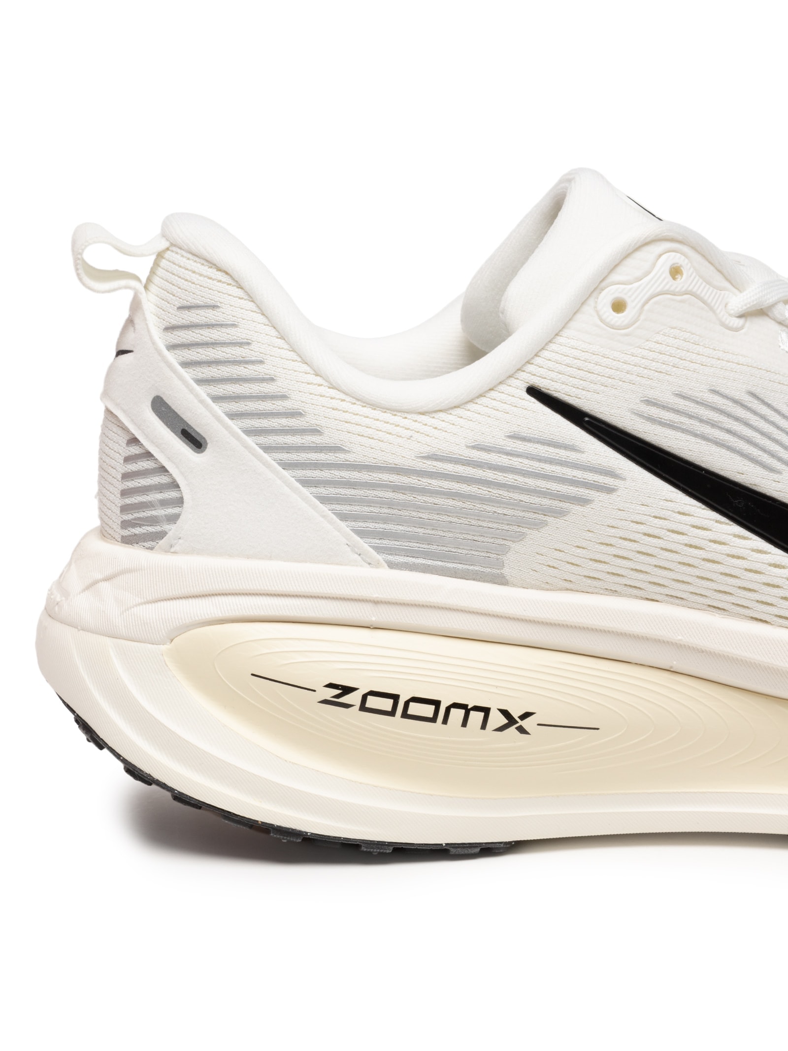 Tênis Masculino Vomero 18 - Branco - Nike