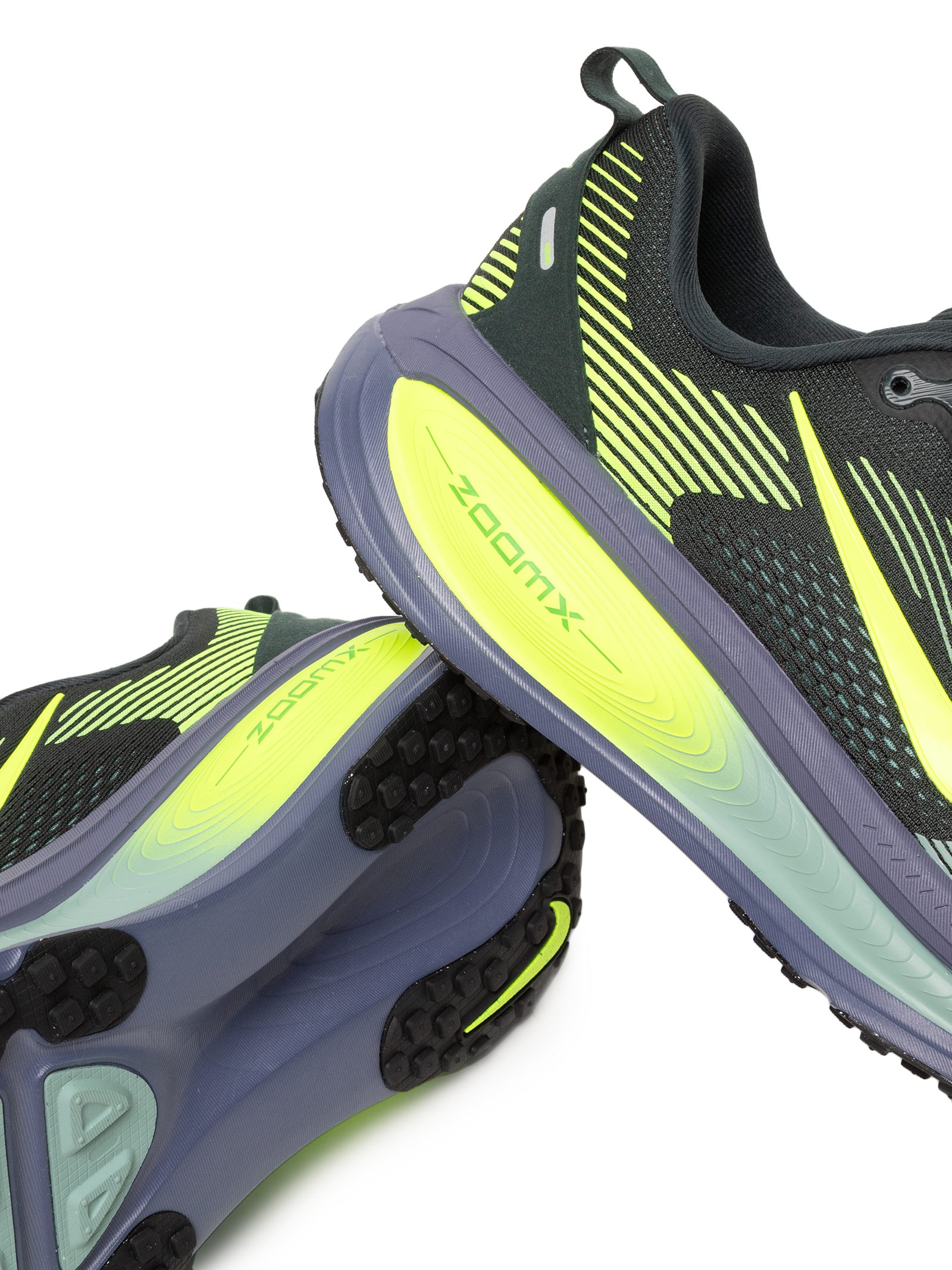 Tênis Masculino Vomero 18 Preto Nike