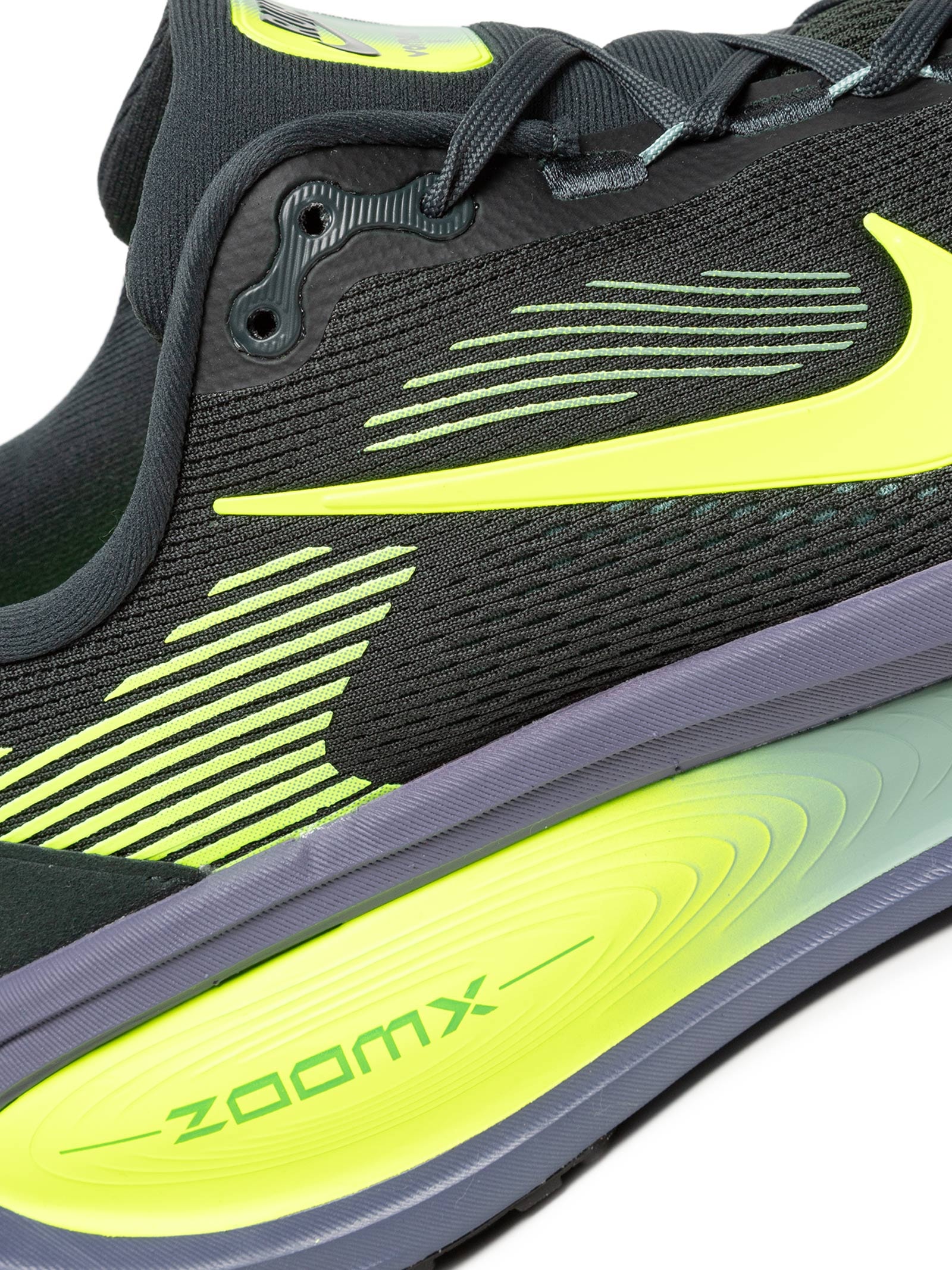 Tênis Masculino Vomero 18 Preto Nike