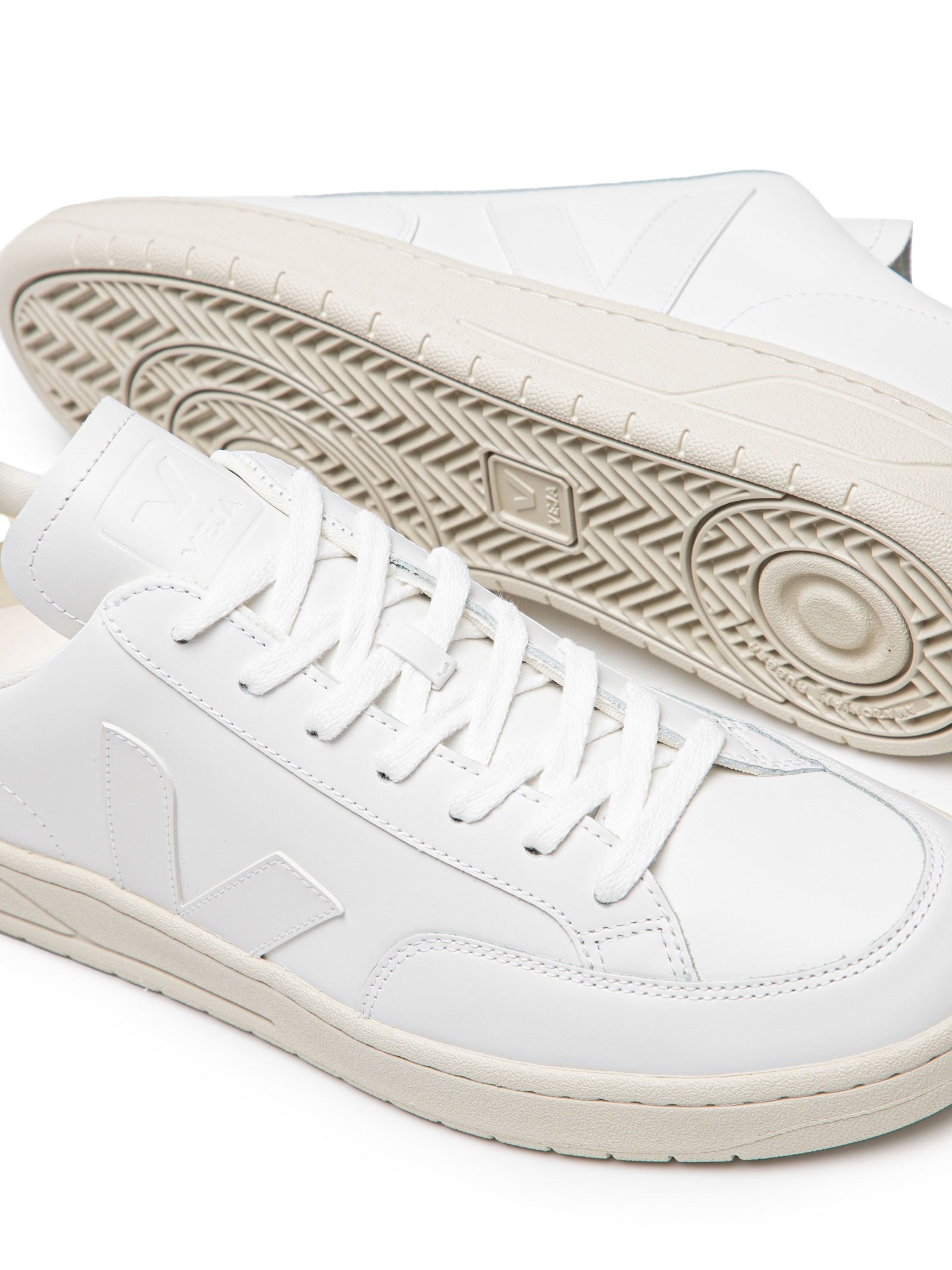 Tênis Unissex Leather Extra Light Branco  Veja