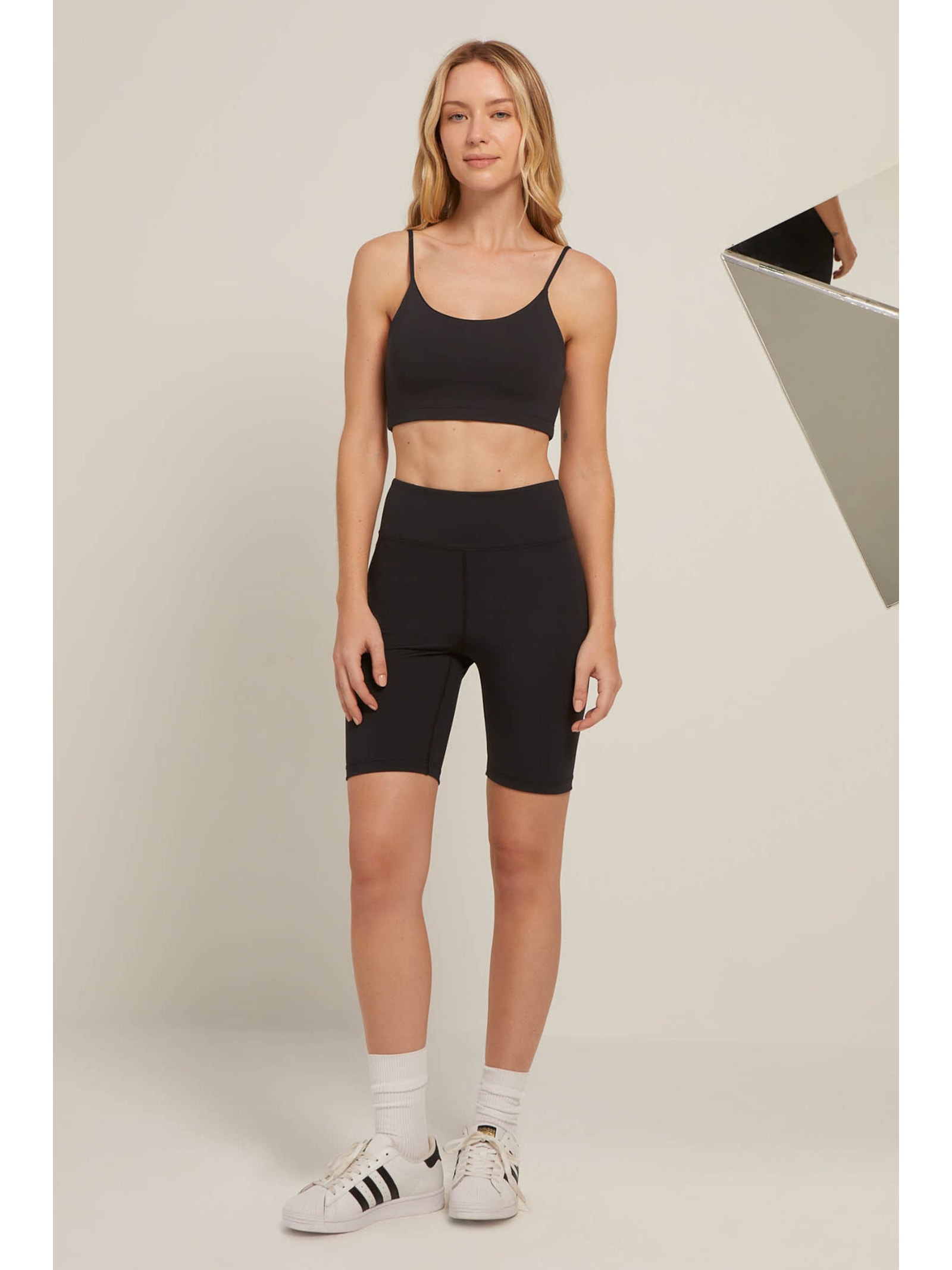 Top Fitness Alça Fina Preto Soft Skin Bali Yogini