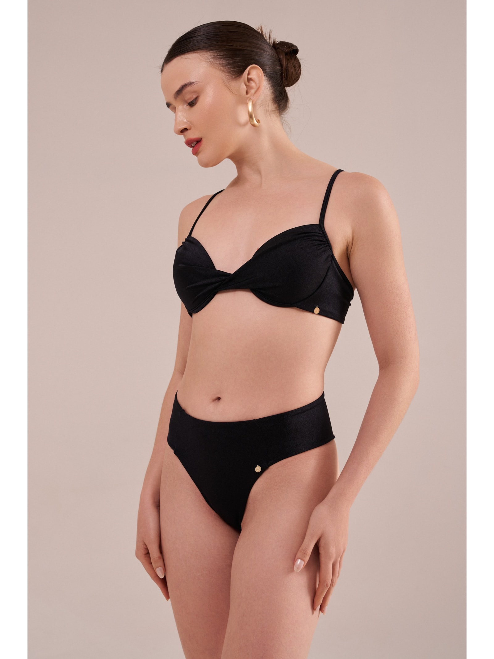 top vitória basic preto  Suntime