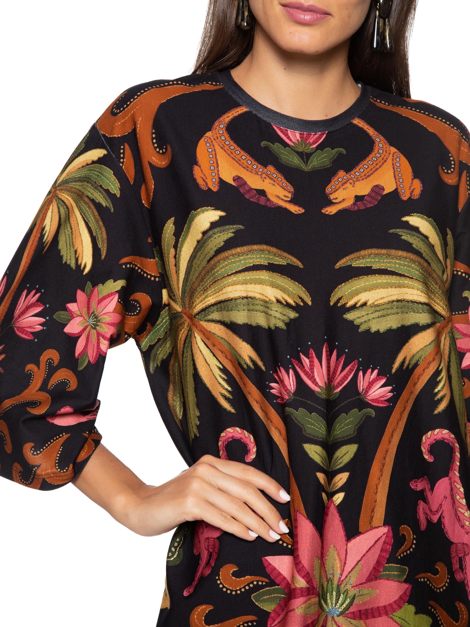 Vestido Camiseta Big Amazônia Chic Preto Farm