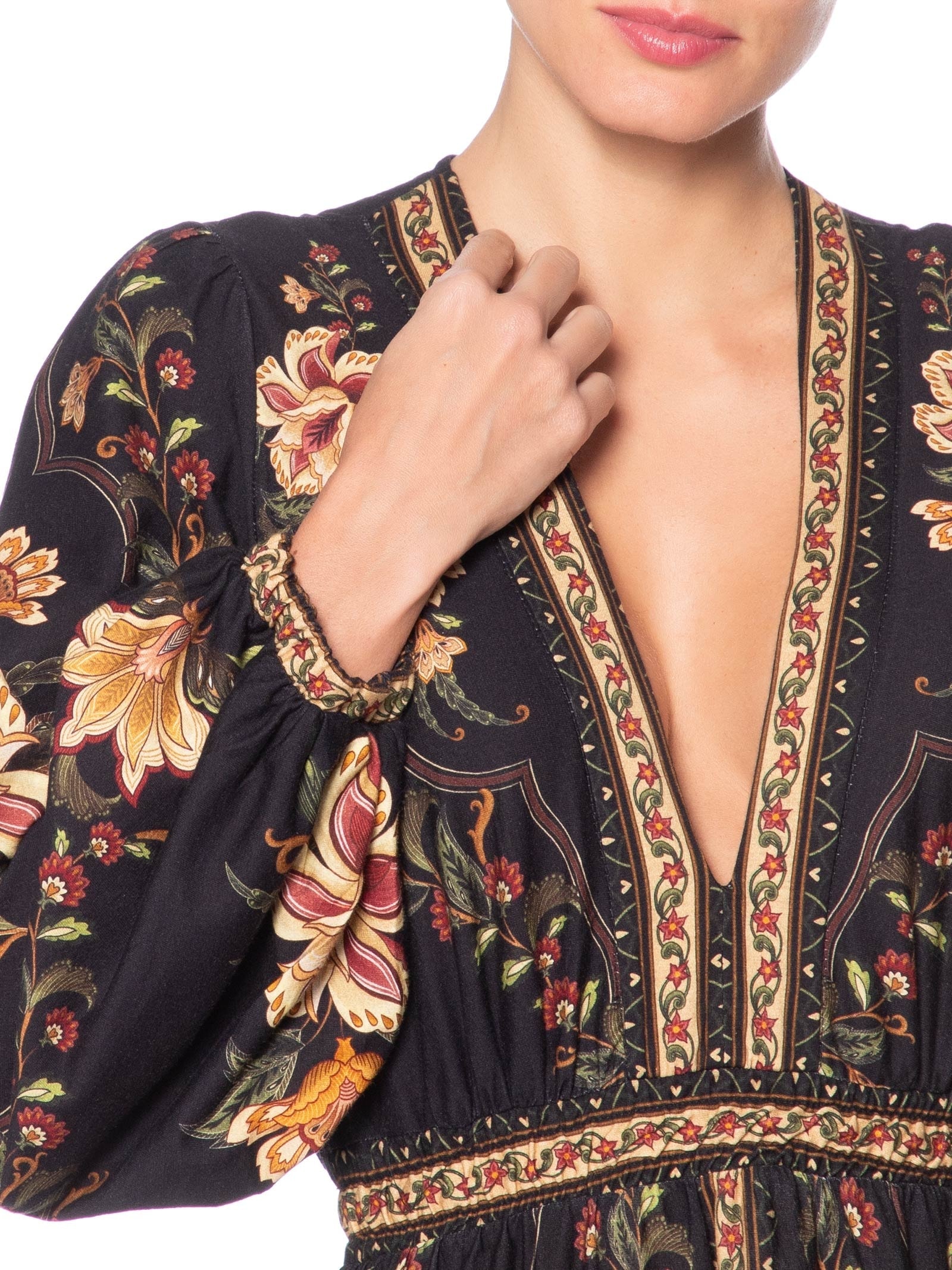 Vestido Cropped Jardim Majestoso – Preto Farm