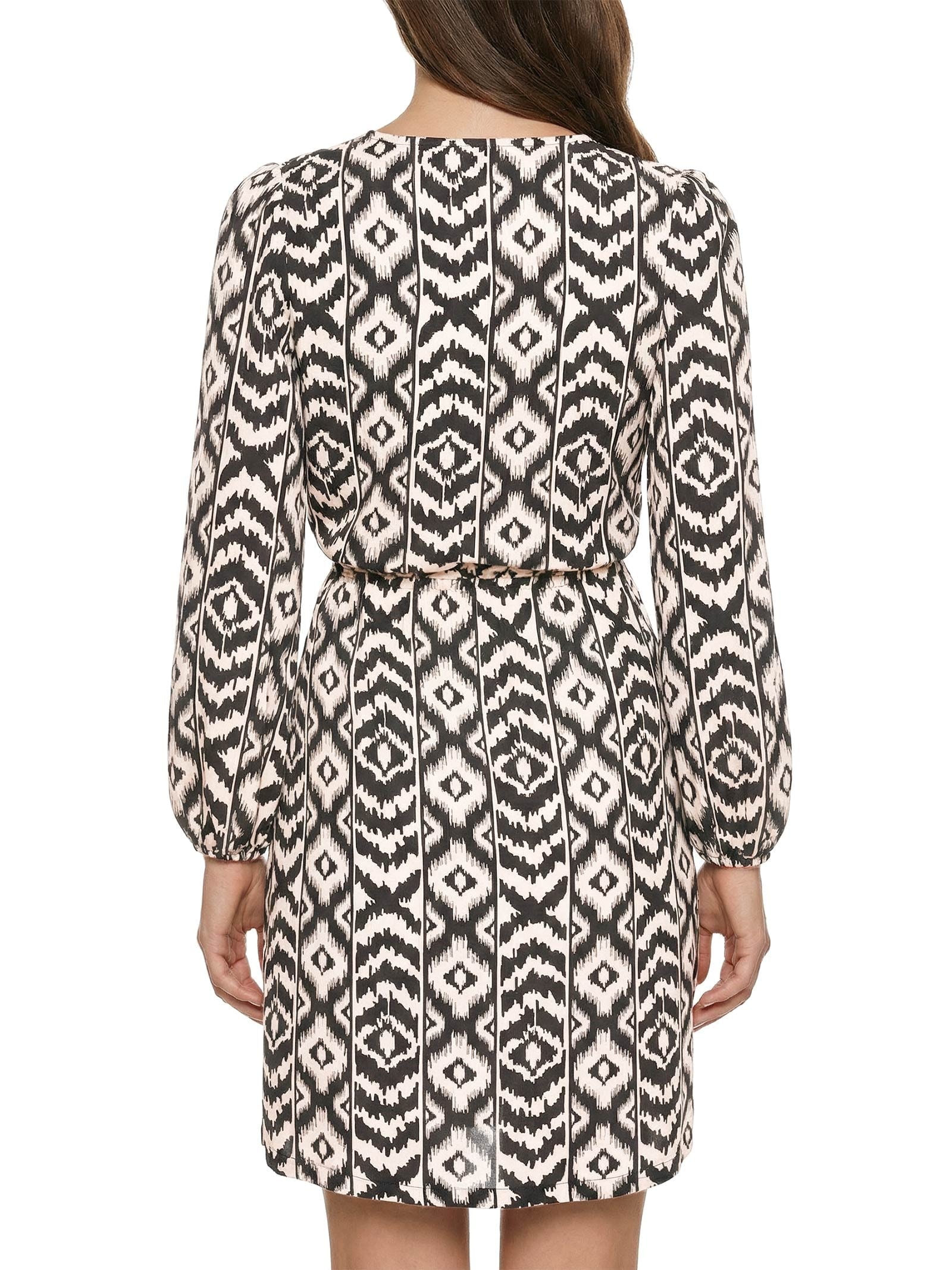 Vestido Curto Amarração Sobreposta Lateral Preto Cacay