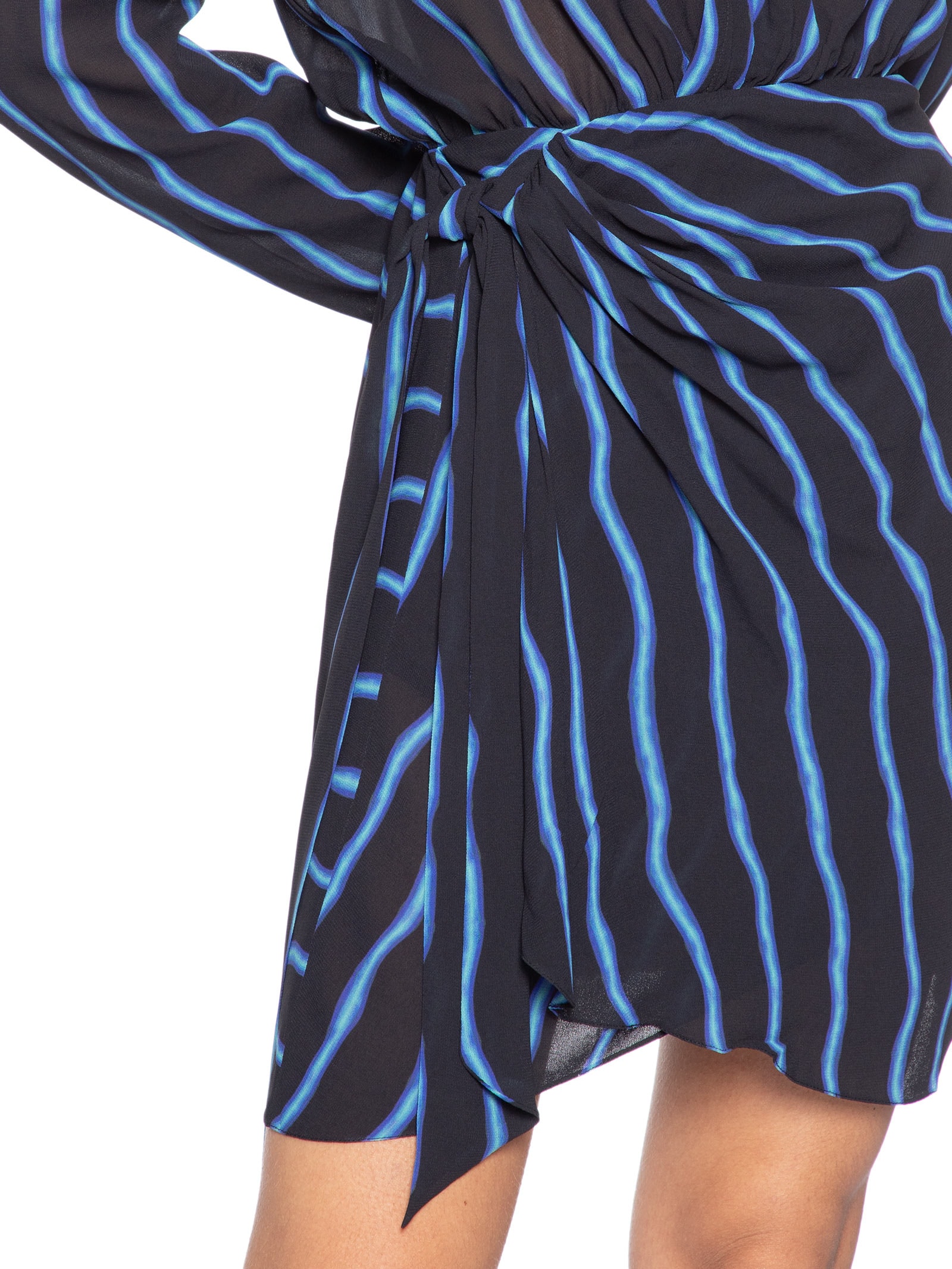 Vestido Curto Decote V Estampado – Preto Animale