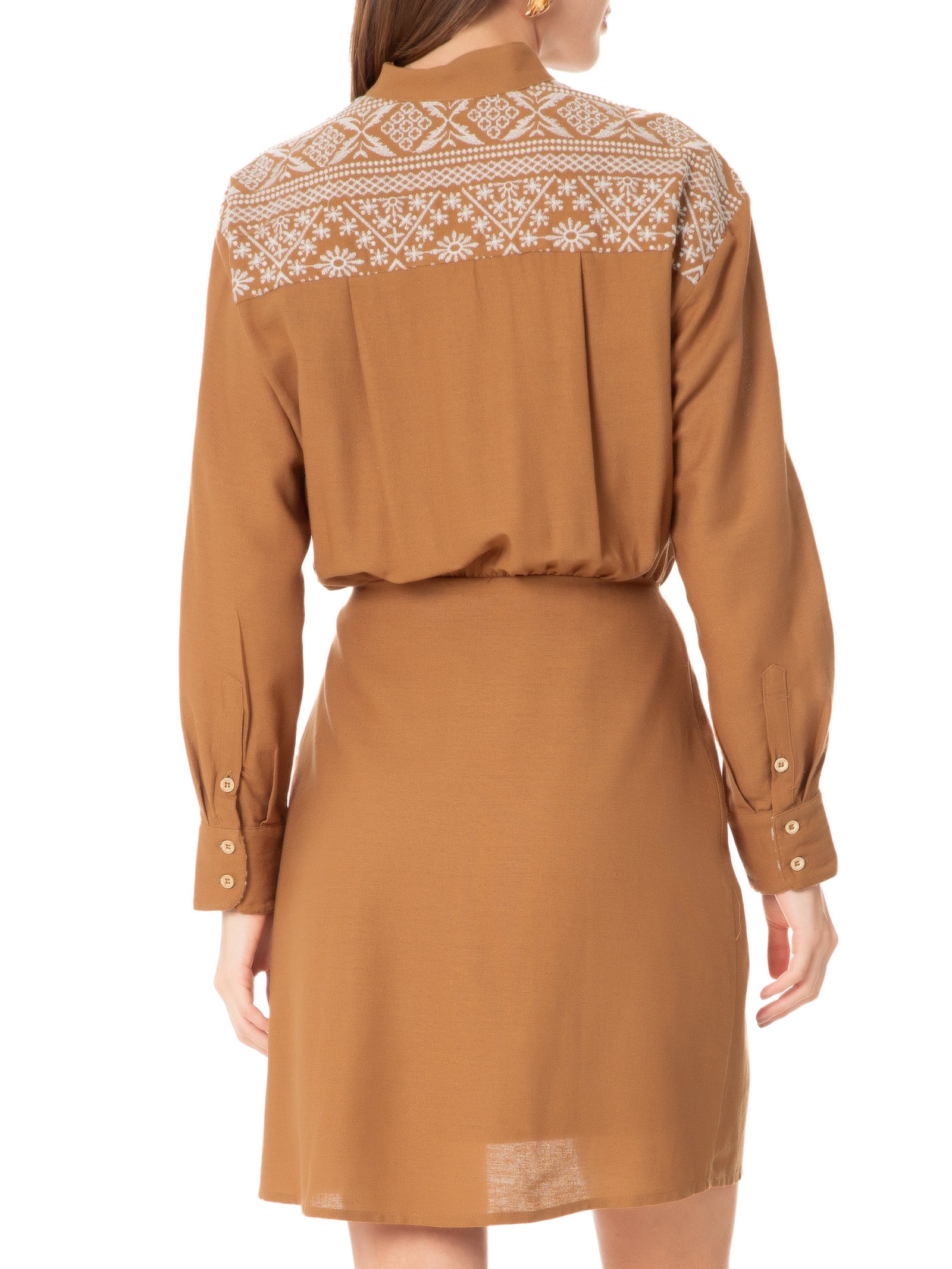 Vestido Curto Linho Bordado Andarilhos Marrom Cantão
