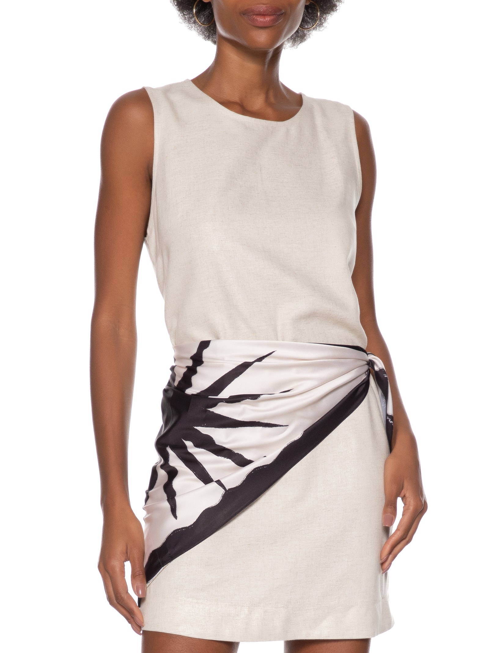 Vestido Curto Sem Manga Com Linho Branco Lança Perfume