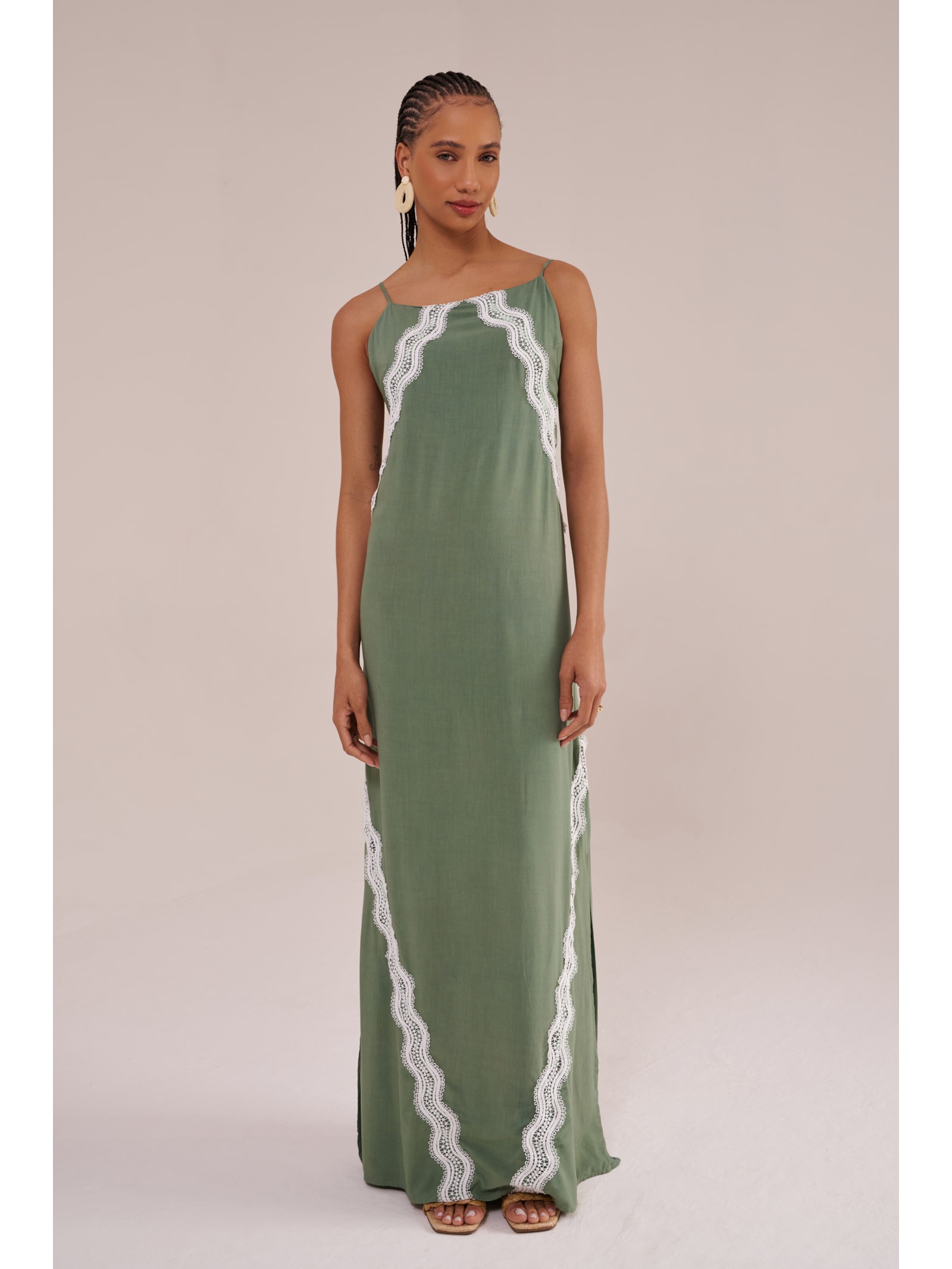 vestido longo com alças finas e guipuire paraty Suntime