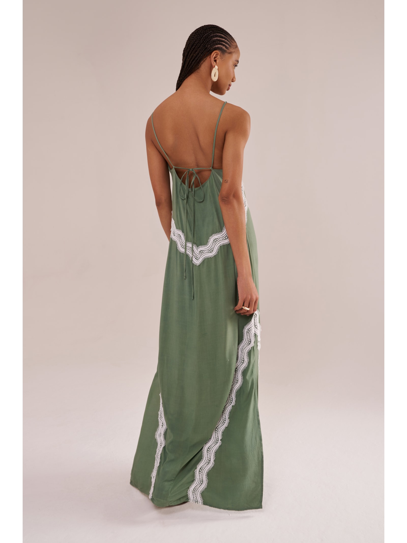 vestido longo com alças finas e guipuire paraty Suntime