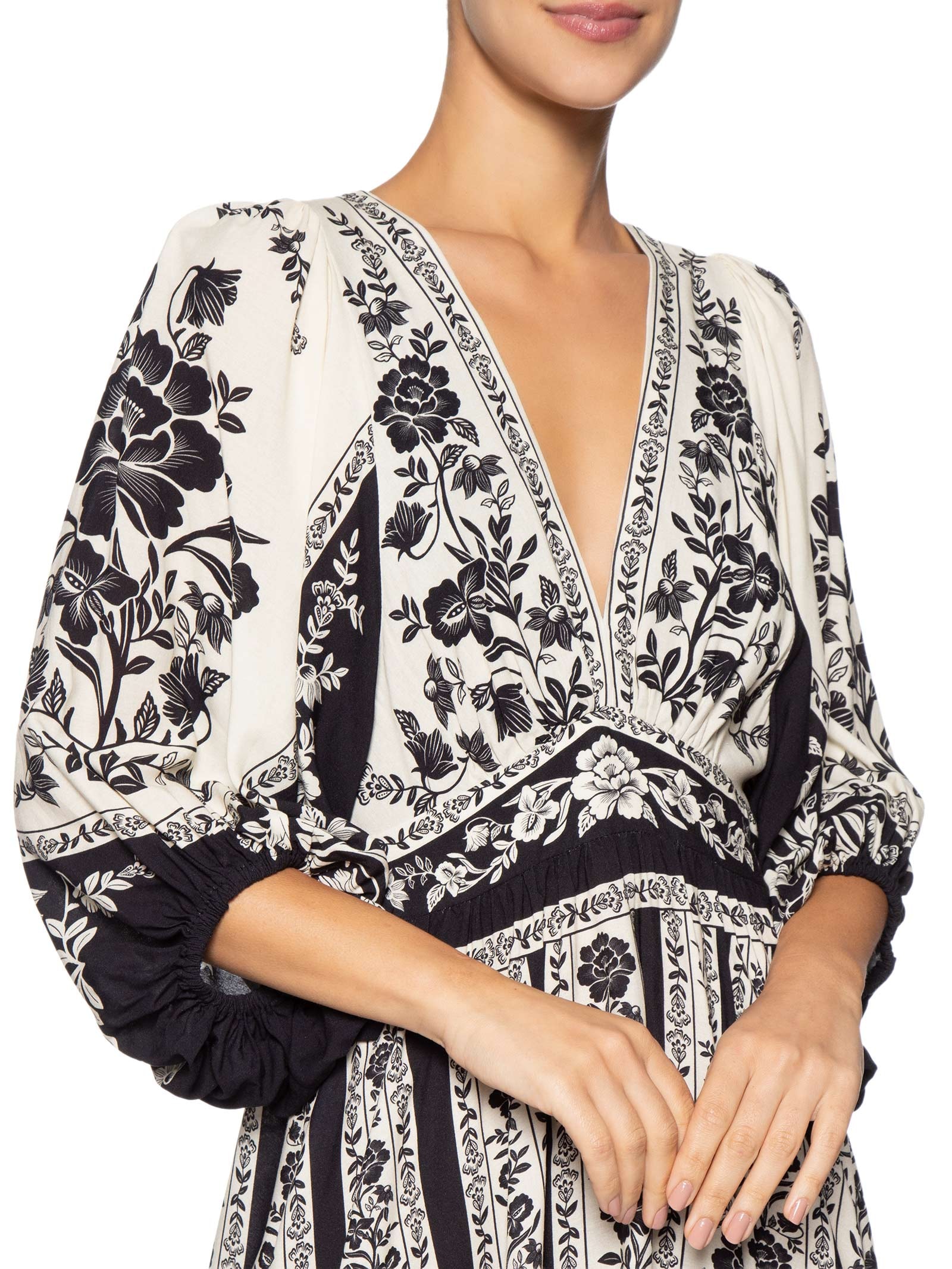 Vestido Longo Manga Floral Delicado Preto Farm