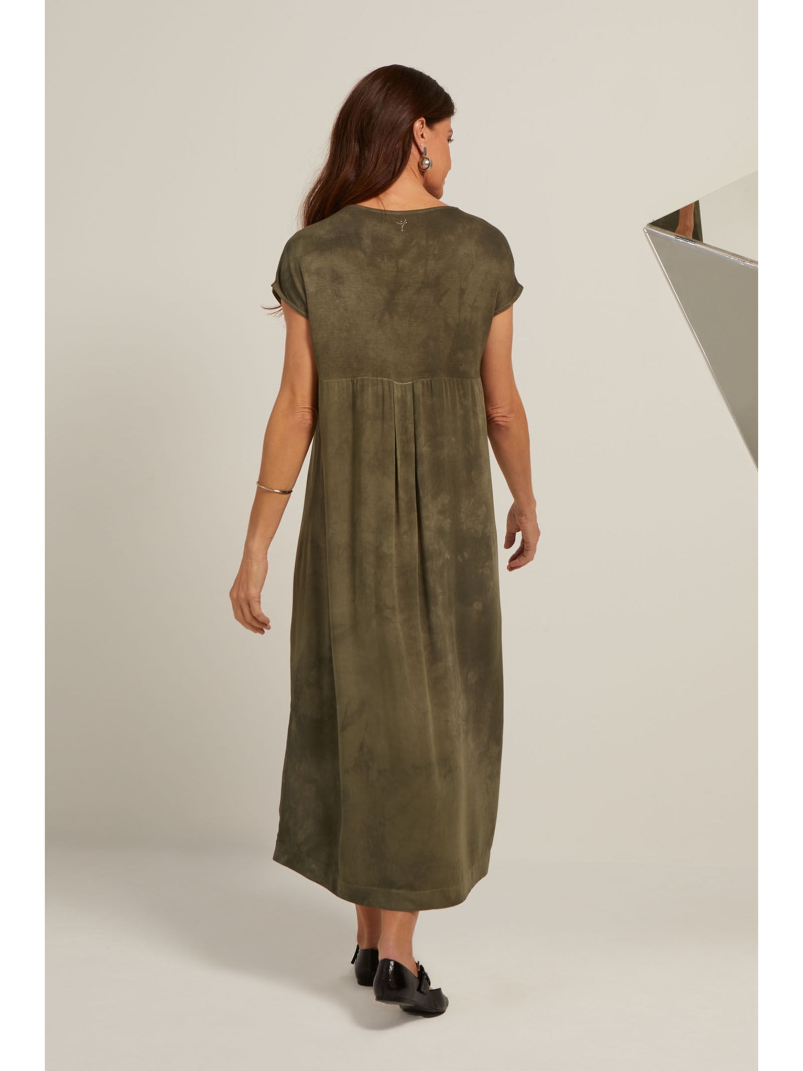 Vestido Midi Dye Verde Militar Sophie Yogini