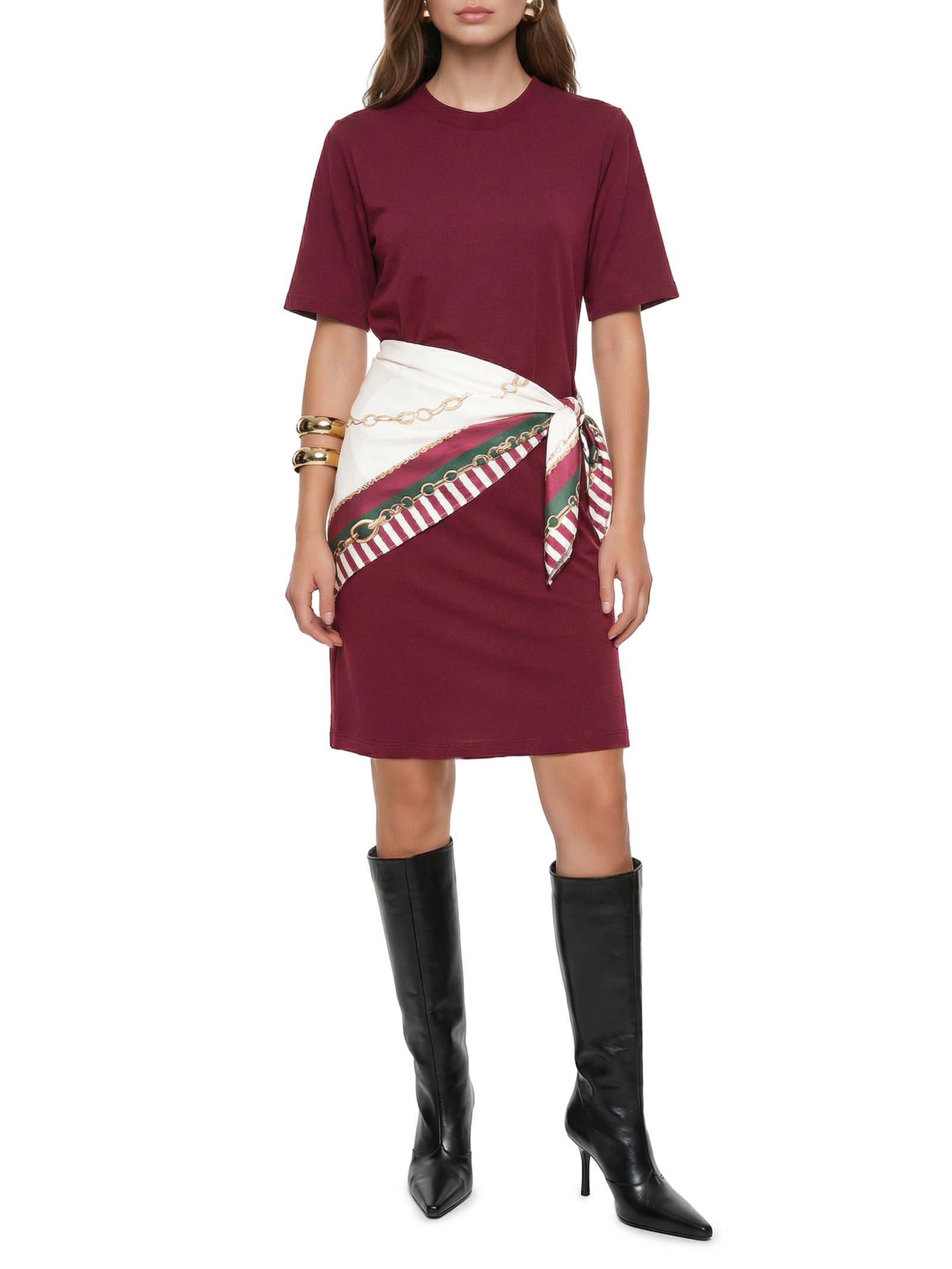 Vestido T-Dress Com Lenço Vermelho Lança Perfume