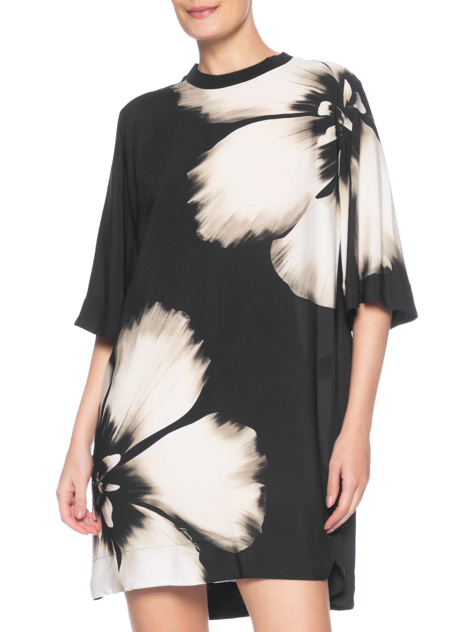 Vestido T-Shirt Maya Preto Farm
